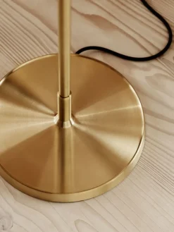 Fritz Hansen Clam golvlampa, opal - mässing