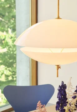 Fritz Hansen Clam pendellampa, 44 cm, opal