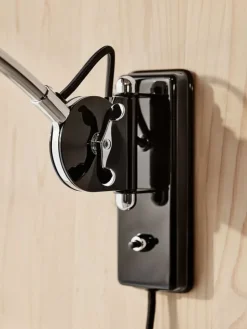 Fritz Hansen Kaiser Idell 6559-W vägglampa, svart