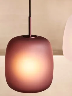 Fritz Hansen Maluma pendellampa, plommon