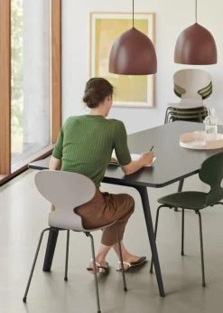 Fritz Hansen Myrstol 3101, djup lera ask - krom