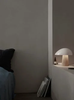 Fritz Hansen Night Owl bordslampa, rökvit - ask