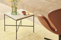 Fritz Hansen Planner MC330 soffbord, svart - Krämfärgad marmor