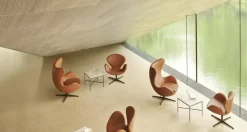 Fritz Hansen Planner MC330 soffbord, svart - Krämfärgad marmor