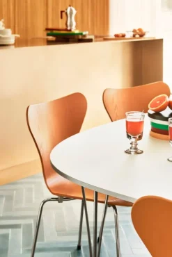 Fritz Hansen Superellipse bord, krom - vit laminat