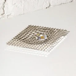 Fundamental Berlin Gravity bricka, 20 x 20 cm, rostfritt stål