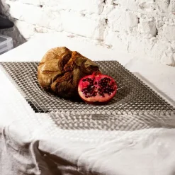 Fundamental Berlin Gravity bricka, 36 x 36 cm, rostfritt stål