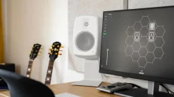 Genelec Bordsstativ för G Three-högtalare, L-formad, svart