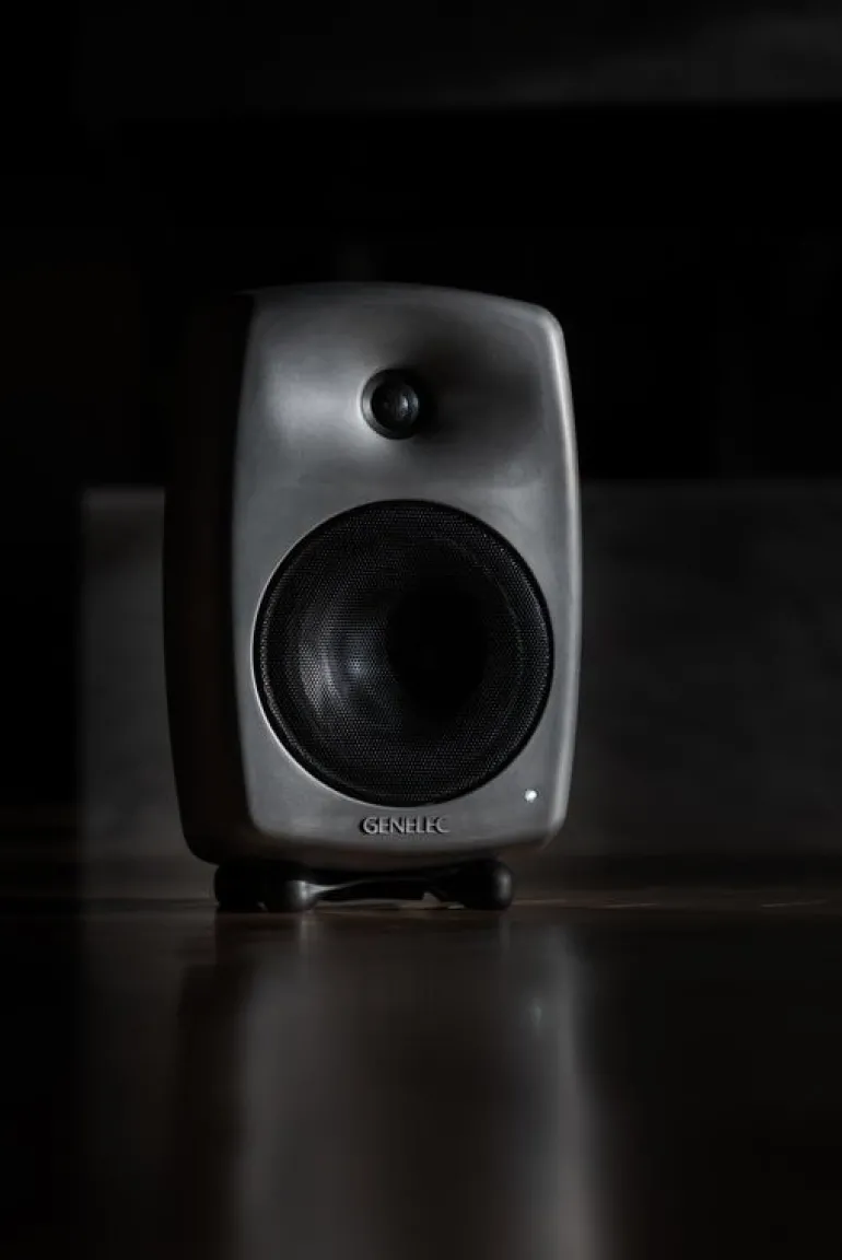 Genelec G Four aktiv högtalare, RAW aluminium