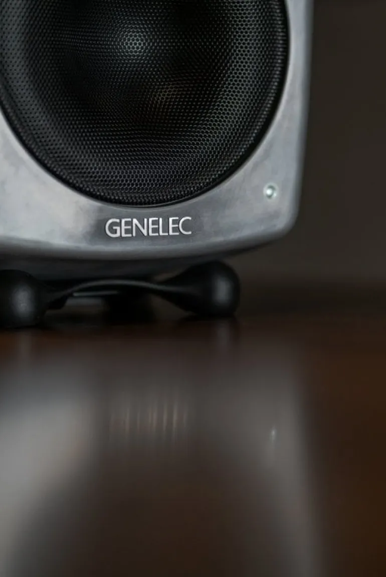 Genelec G Four aktiv högtalare, RAW aluminium