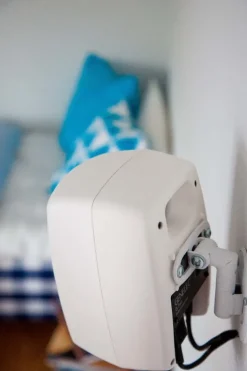 Genelec Väggfäste för G Two/G Three-högtalare, vit