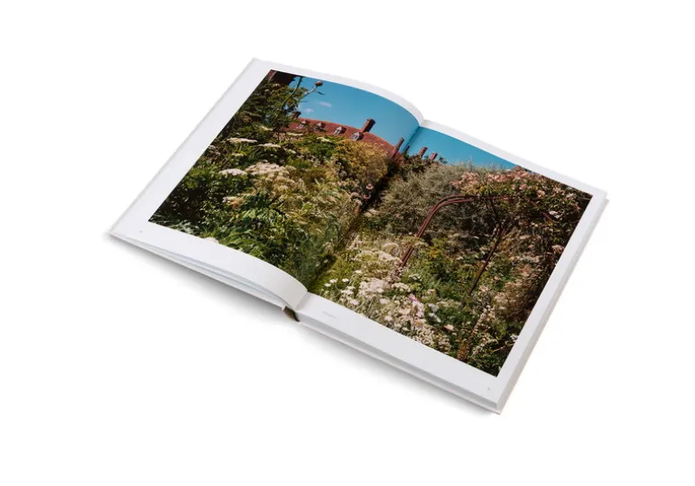 Gestalten The Avant Gardens