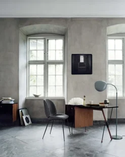 GUBI 62 Desk, valnöt - svart