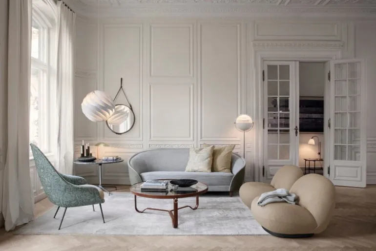 GUBI Adnet spegel, M, svart läder