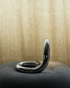 GUBI Aspide bordslampa, krom