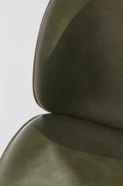 GUBI Beetle stol, antik mässing - valnöt - army leather Soft