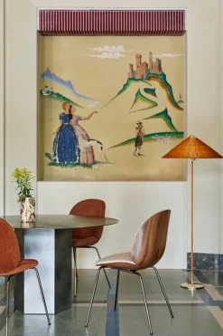 GUBI Beetle stol, svart krom - valnöt - Flair Sp. FR 134