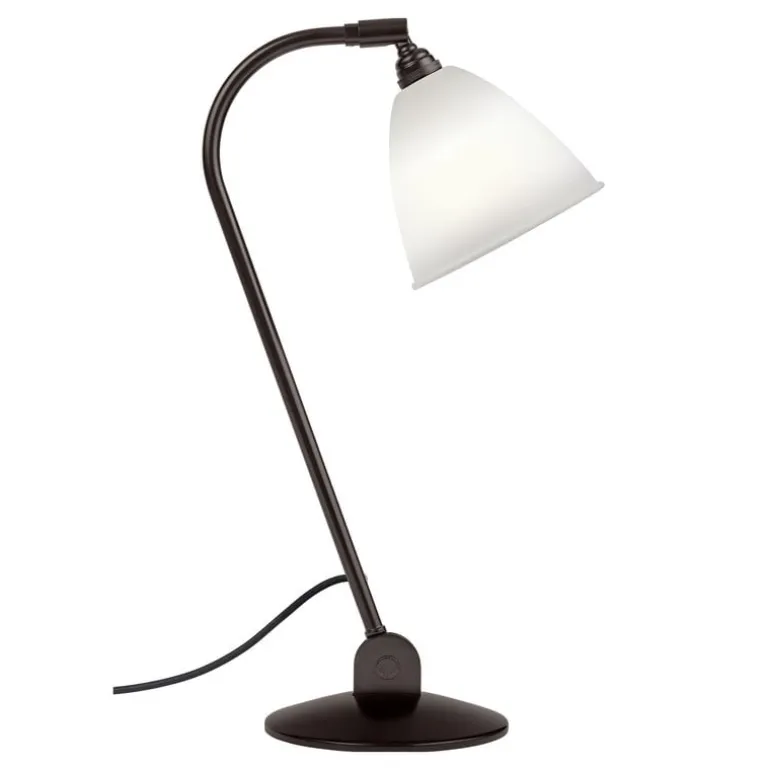 GUBI Bestlite BL2 bordslampa, svart mässing - benporslin