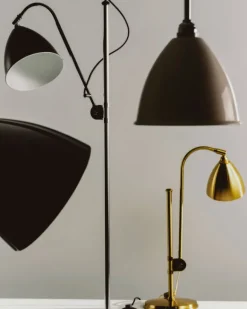 GUBI Bestlite BL1 bordslampa, mässing