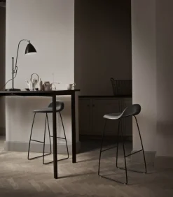 GUBI Bestlite BL1 bordslampa, krom - svart