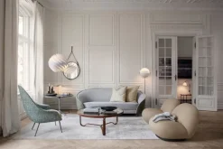 GUBI Bestlite BL1 bordslampa, svart mässing - klassisk vit