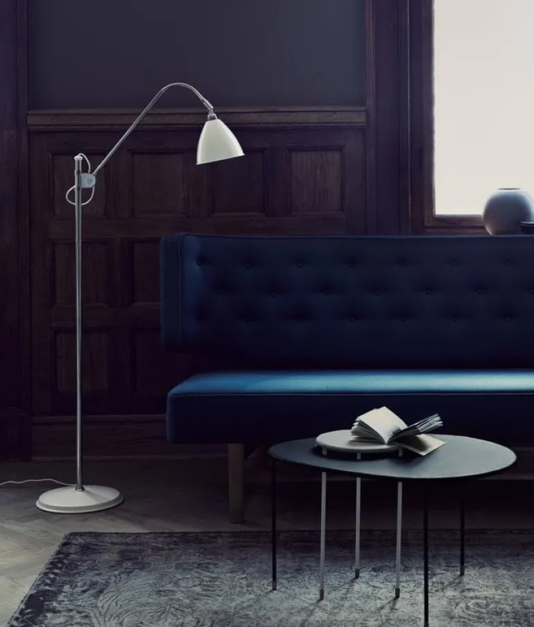 GUBI Bestlite BL3 golvlampa, S, mässing - benporslin