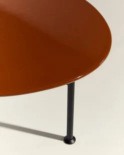 GUBI Carmel soffbord, 60 x 60 cm, svart - klippröd