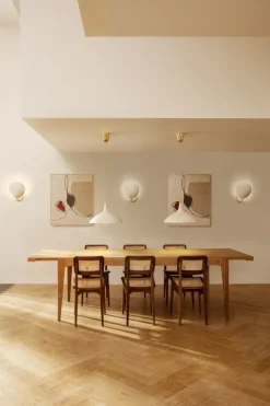 GUBI C-Chair, cane - oljad valnöt