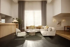 GUBI Cobra vägglampa, vit