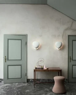 GUBI Cobra vägglampa, vit