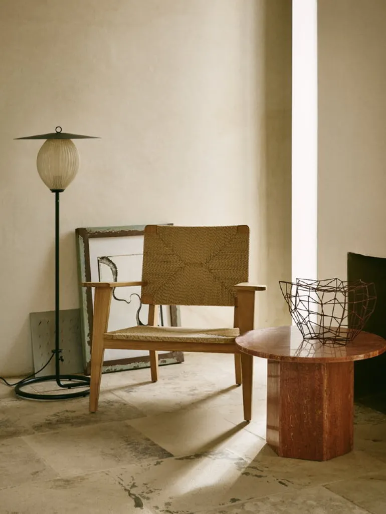 GUBI Epic soffbord, runt, 60 cm, röd travertin