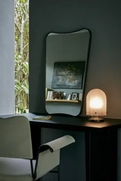 GUBI F.A. 33 spegel, liten, svart mässing