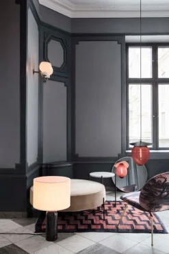 GUBI Gravity bordslampa, liten, svart stål