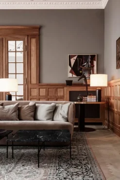 GUBI Gravity bordslampa, liten, svart stål