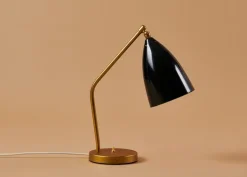 GUBI Gräshoppa bordslampa, svart, glansig