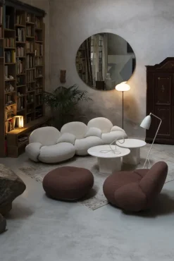 GUBI Gräshoppa golvlampa, alabaster vit, glansig