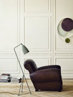 GUBI Gräshoppa golvlampa, blågrå