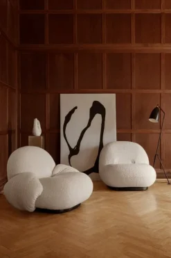 GUBI Gräshoppa golvlampa, svart semimatt