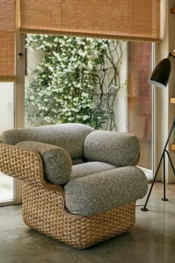 GUBI Gräshoppa golvlampa, valnötsbrun, glansig