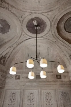 GUBI Howard ljuskrona, 6 armar, benporslin