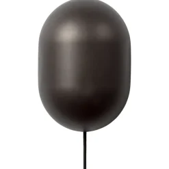 GUBI Howard vägglampa, mässing i gunmetal