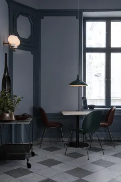 GUBI Mategot vagn, svart