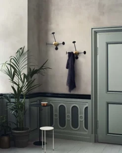 GUBI Matégot klädhängare, svart