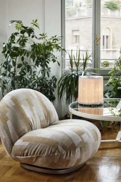 GUBI Model 597 bordslampa, polerat aluminium - gräddfärgade fransar