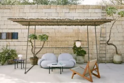 GUBI MR01 Initial Outdoor fåtölj, oljad iroko