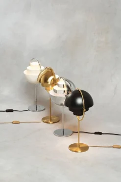 GUBI Multi-Lite bordslampa, mässing - svart semimatt