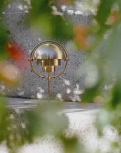 GUBI Multi-Lite bärbar bordslampa, mässing - mässing