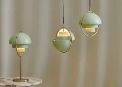 GUBI Multi-Lite pendellampa, liten, mässing - desert sage