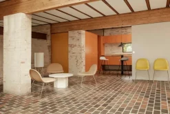 GUBI Pedrera golvlampa, vit