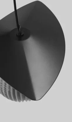 GUBI Satellite pendellampa, medium, vit